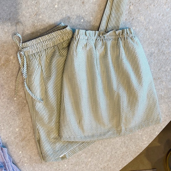 Seersucker Shorts with pockets by Sugarlips - Picture 7 of 7